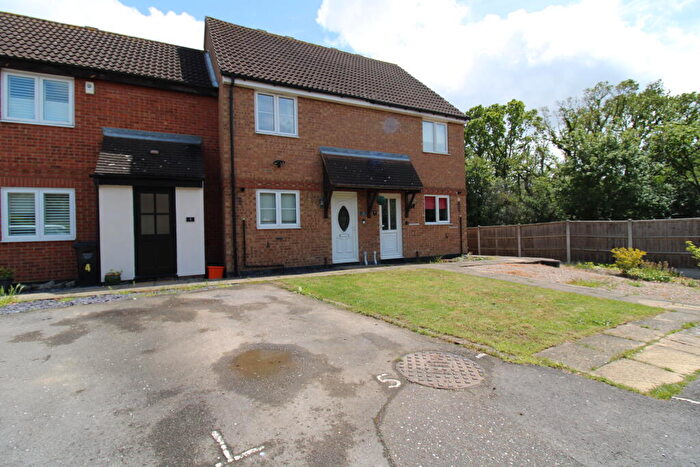 2 Bedroom Terraced House For Sale In Box Close, Basildon, SS15