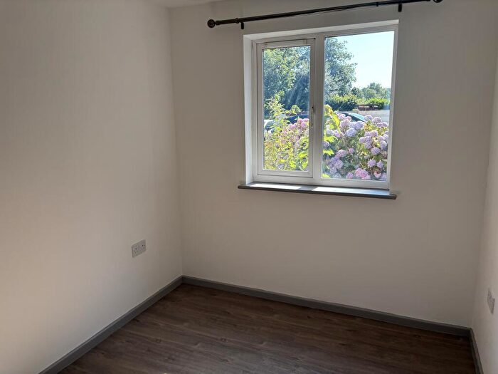 2 Bedroom Apartment To Rent In Roselee Court, CH42
