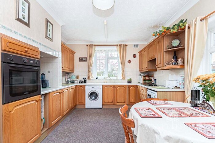 4 Bedroom Detached House For Sale In Geneva Avenue, Bournemouth, Dorset, BH6