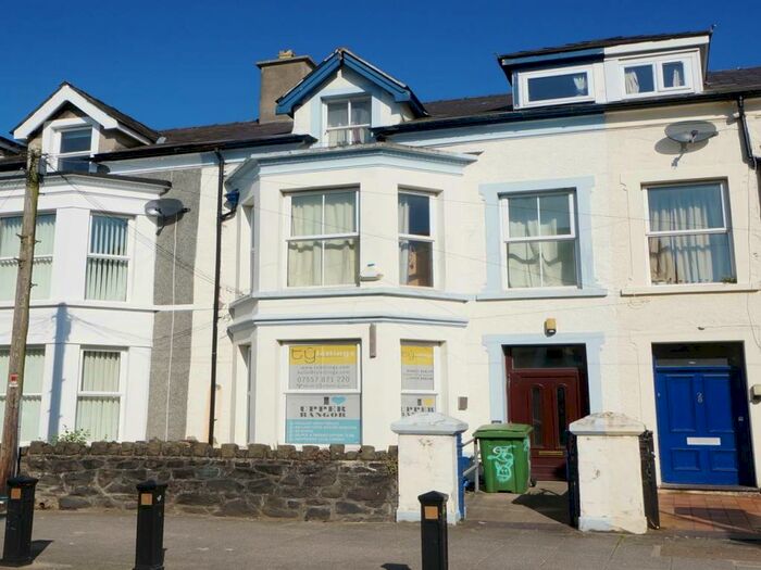 8 Bedroom House To Rent In College Road, Bangor, Gwynedd, LL57