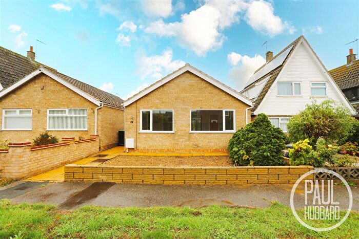2 Bedroom Detached Bungalow For Sale In Honeysuckle Close, Carlton Colville, NR33