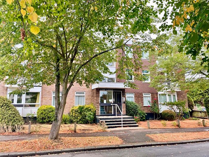2 Bedroom Flat For Sale In Lime Lodge, London Road / Lime Avenue, Leigh-on-sea, SS9