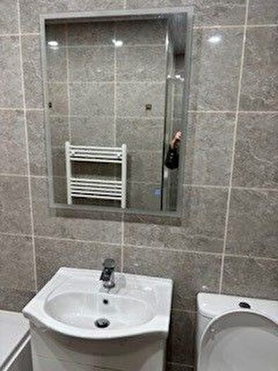 3 Bedroom Flat To Rent In Bury Road, Bolton, BL2