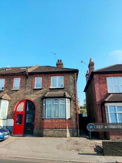 3 Bedroom Semi-Detached House To Rent In Carshalton Road, Sutton, SM1