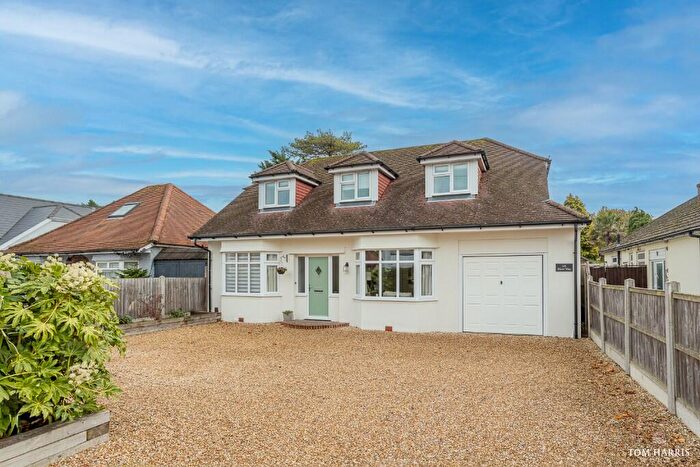 4 Bedroom Detached House For Sale In River Way, Christchurch, Dorset, BH23