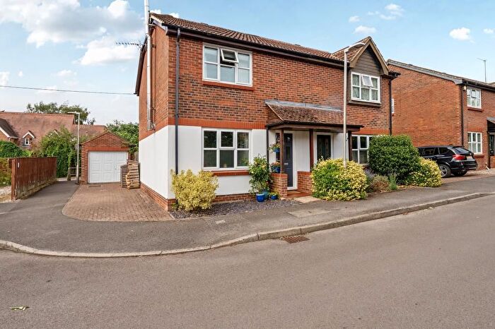 3 Bedroom Semi-Detached House For Sale In Compton, Berkshire, RG20