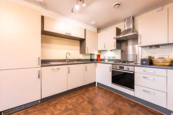 1 Bedroom Flat For Sale In Pooles Park, London, , Finsbury Park, London, N4