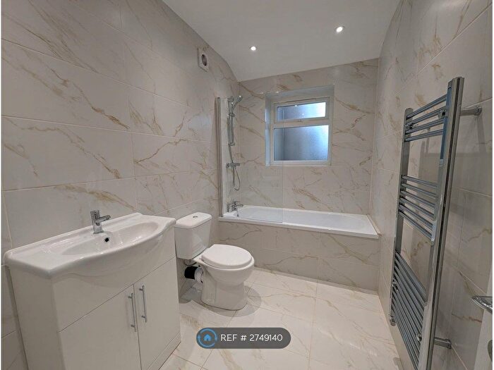 2 Bedroom Flat To Rent In Littleton Road, Salford, M7