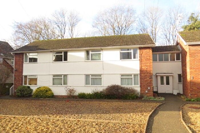 2 Bedroom Flat To Rent In Rob-Lynne Court, Winscombe, North Somerset, BS25