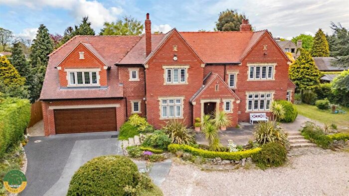 5 Bedroom Detached House For Sale In Bawtry Road, Doncaster, DN4