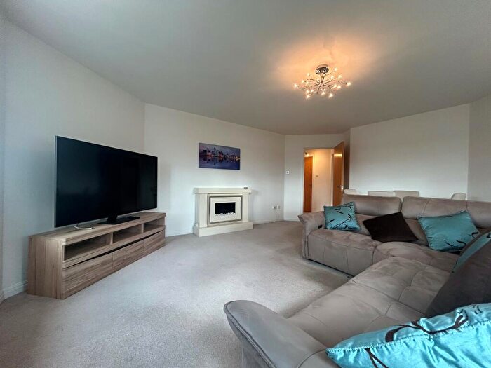2 Bedroom Apartment To Rent In Quebec Quay, L3