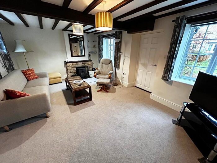 2 Bedroom Cottage To Rent In High Street, Stoke Goldington, MK16
