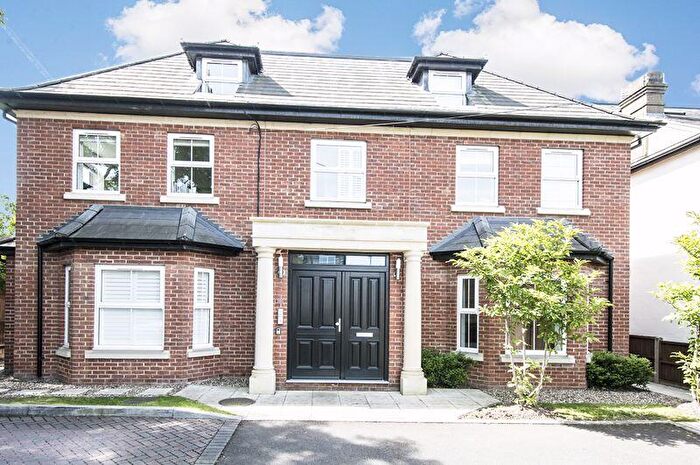 2 Bedroom Flat To Rent In Albany House, Hersham, KT12