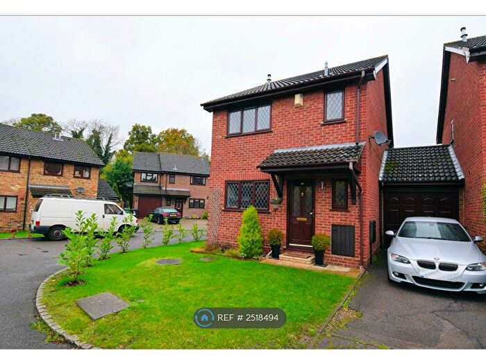 3 Bedroom Detached House To Rent In Kemerton Close, Calcot, Reading, RG31