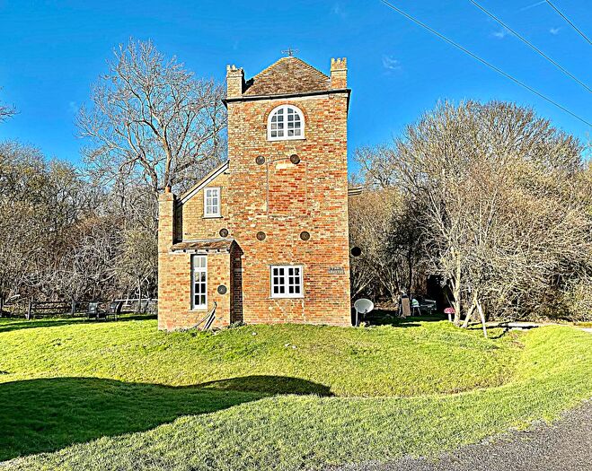 1 Bedroom Detached House To Rent In **The Grotto**Bushmead Road Bedford, MK44