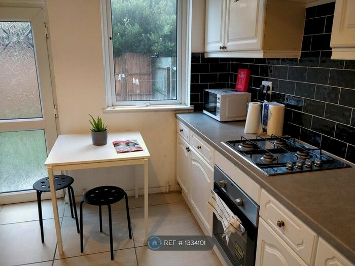 3 Bedroom Terraced House To Rent In Hewitt Avenue, London, N22