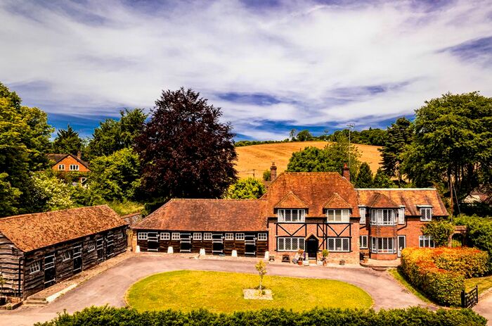 5 Bedroom Detached House For Sale In Wood Farm Stables, Stichens Green, RG8