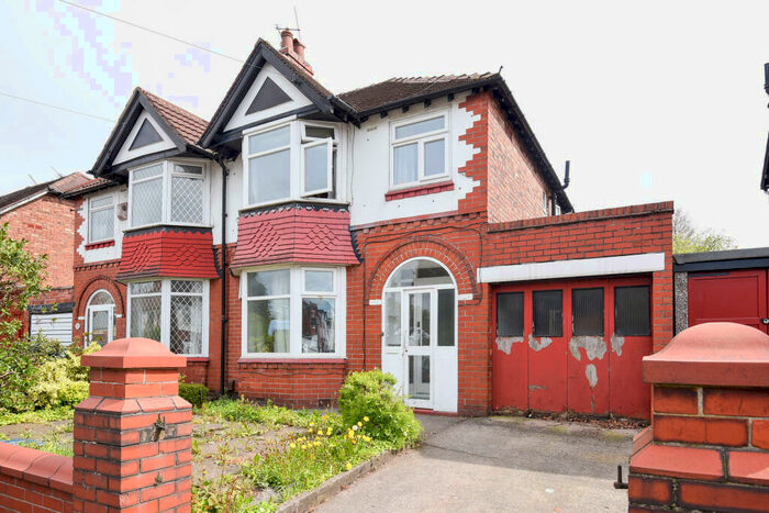 4 Bedroom Semi-Detached House To Rent In Talbot Road, Fallowfield, Manchester, M14