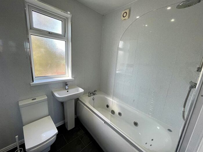 2 Bedroom Semi-Detached House For Sale In The Causeway, Darlington, DL1