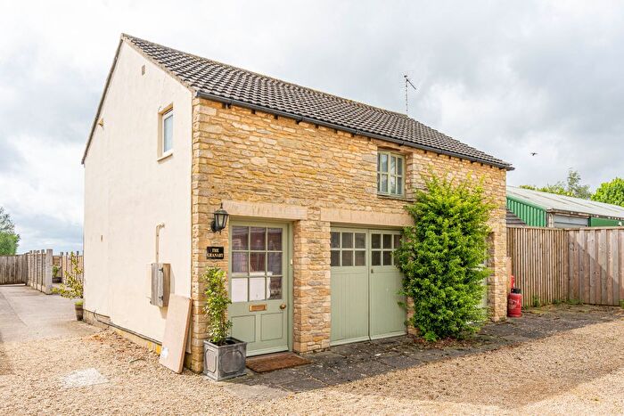 1 Bedroom Flat To Rent In Knockdown, Tetbury, GL8