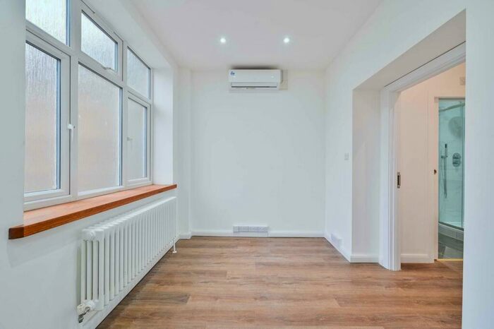 1 Bedroom Flat To Rent In Eversholt, Euston, London, NW1