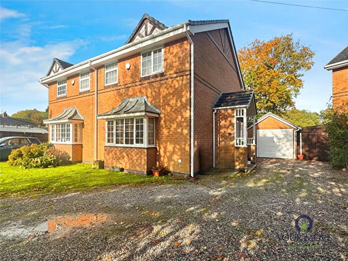 3 Bedroom Semi-detached House For Sale In Victoria Avenue, Blackburn, Lancashire, BB2