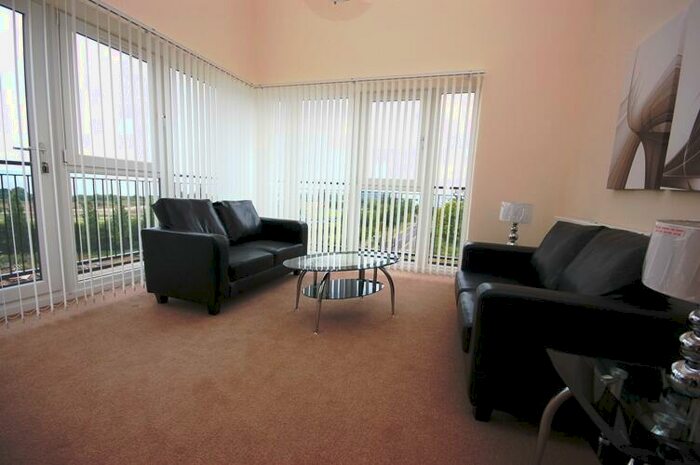 3 Bedroom Flat To Rent In L Waterfront Park, Edinburgh, EH5