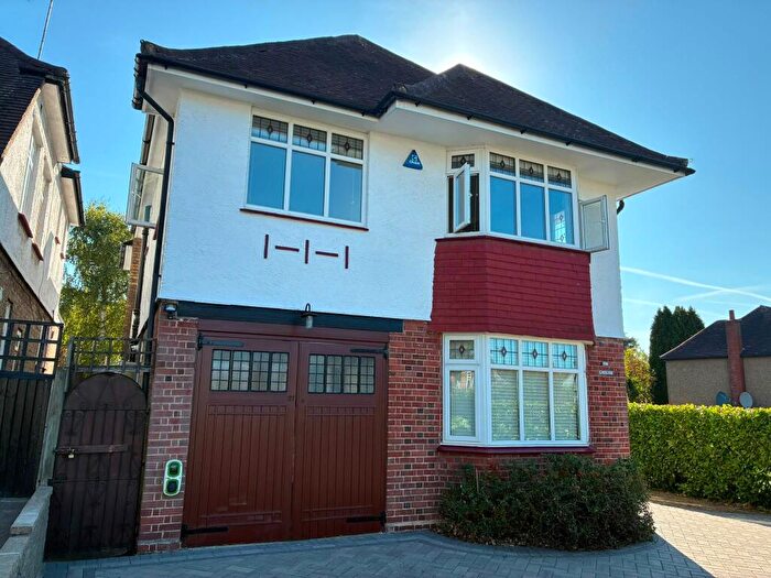 5 Bedroom Detached House To Rent In Meadway, London, N14