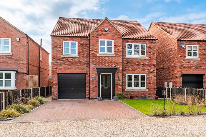 4 Bedroom Detached House For Sale In Manor Court, Barlby, YO8