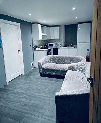 1 Bedroom Flat To Rent In Montgolfier Walk, Northolt, UB5