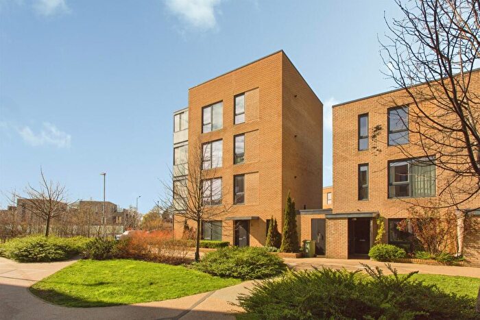2 Bedroom Flat For Sale In Ellis Road, Trumpington, Cambridge, CB2