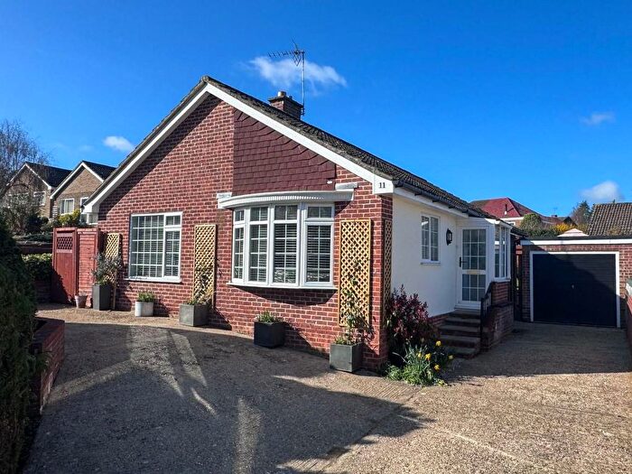 3 Bedroom Bungalow For Sale In Ascot Close, Newbury, RG14