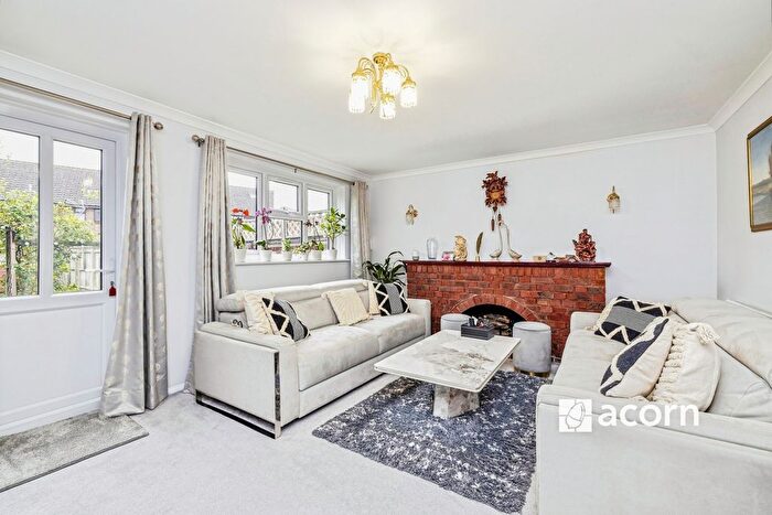 3 Bedroom Semi Detached House To Rent In Delaford Road, London, SE16