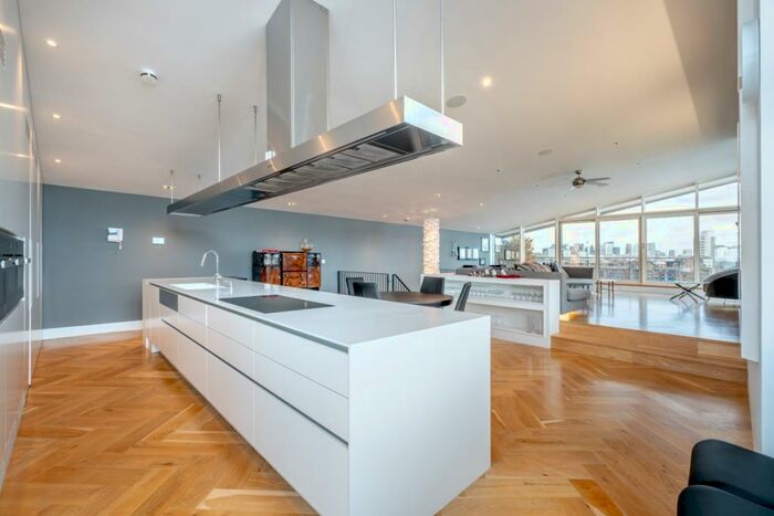 2 Bedroom Penthouse To Rent In Bermondsey Wall West London, SE16