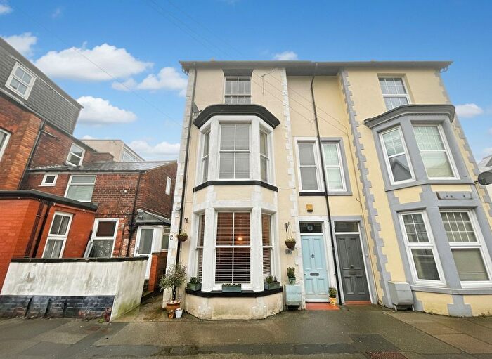 4 Bedroom Semi Detached House For Sale In Arundel Place, Scarborough, YO11