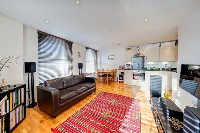 2 Bedroom Apartment To Rent In Lavender Hill, SW11