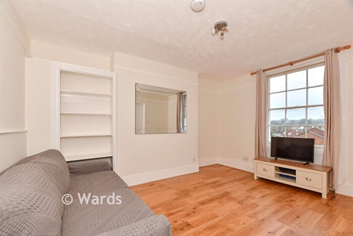 1 Bedroom Apartment For Sale In London Road, Canterbury, Kent, CT2