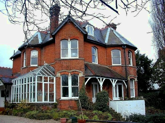 2 Bedroom Flat To Rent In Boyn Hill Avenue, Maidenhead SL6