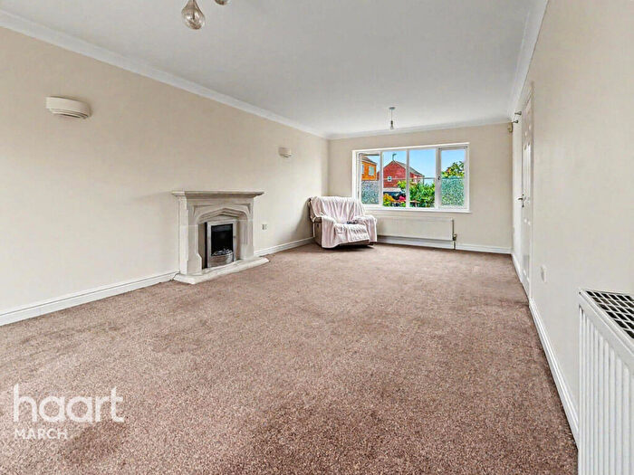4 Bedroom Detached House For Sale In Charlemont Drive, Manea, PE15