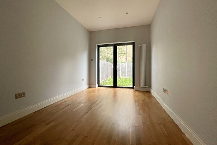 1 Bedroom Flat To Rent In Whitworth Road, London, SE25