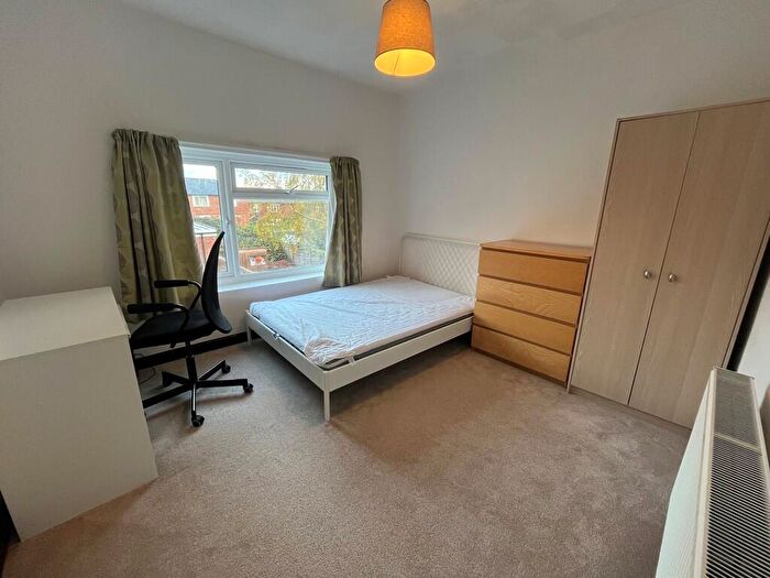 5 Bedroom Semi-Detached House To Rent In Broadlands Road, Southampton, SO17