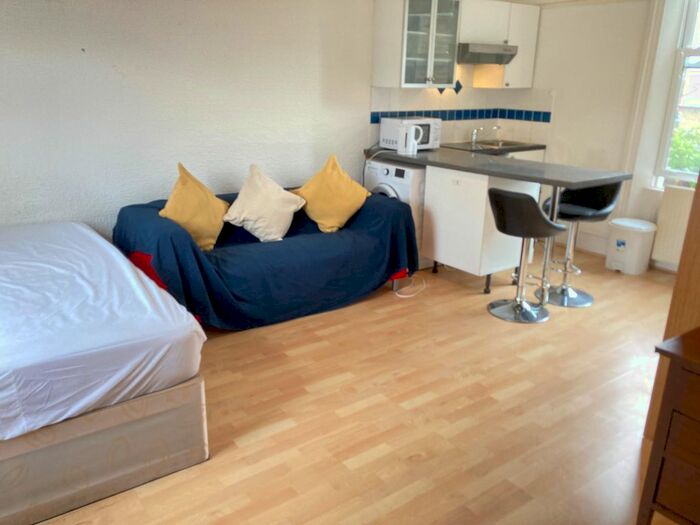 Studio To Rent In Very Near Somerset Road Area, Ealing Broadway West Walpole Park, W13