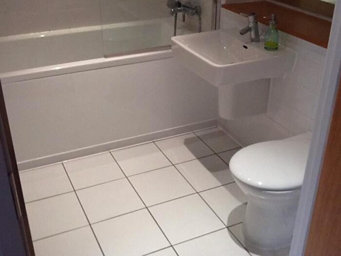 2 Bedroom Apartment To Rent In Taylorson Street South, M5