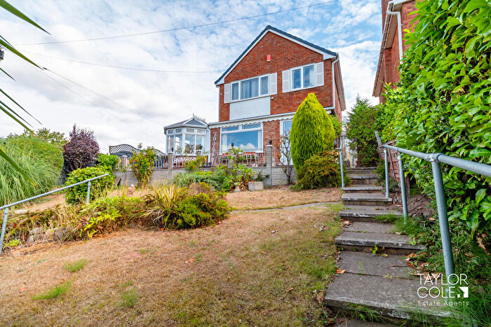 3 Bedroom Detached House For Sale In Coventry Road, Kingsbury, B78