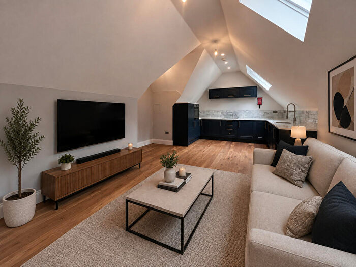 2 Bedroom Apartment For Sale In Catteshall Lane, Godalming, GU7