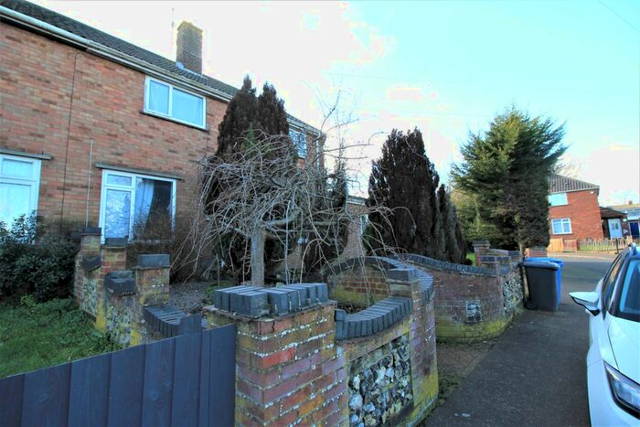 4 Bedroom Semi-Detached House To Rent In Darrell Place, Norwich, NR5