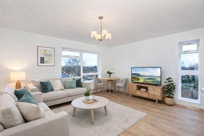 2 Bedroom Flat For Sale In Elsinore Road, Forest Hill, London, SE23