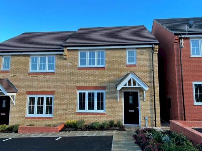 3 Bedroom Property To Rent In Buxton Way, Boughton, Northampton NN2