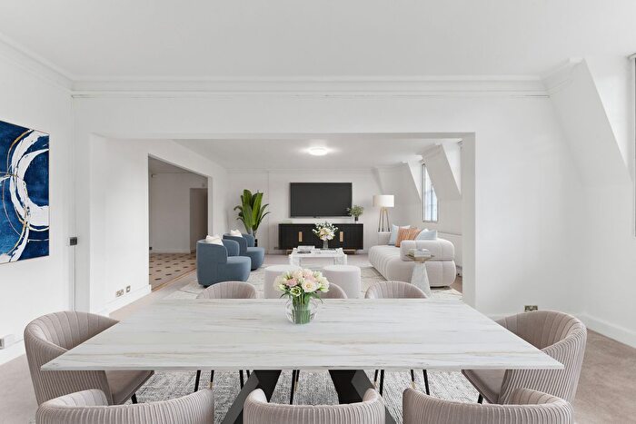 4 Bedroom Flat To Rent In Warwick Gardens, Kensington, W14