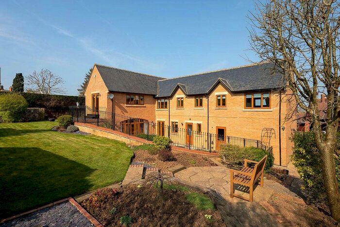 5 Bedroom Detached House For Sale In Olde Hall Close, Spratton, Northamptonshire, NN6